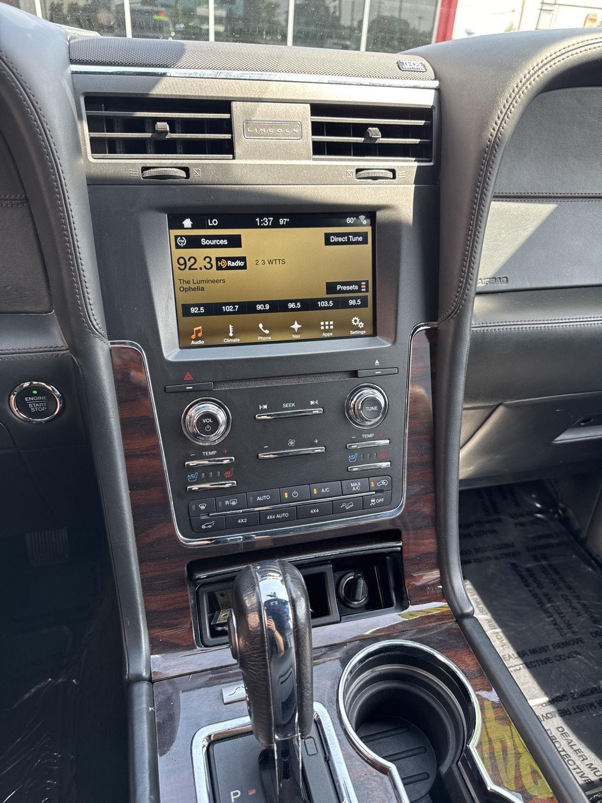 Lincoln Navigator 4WD 4dr Reserve 2016