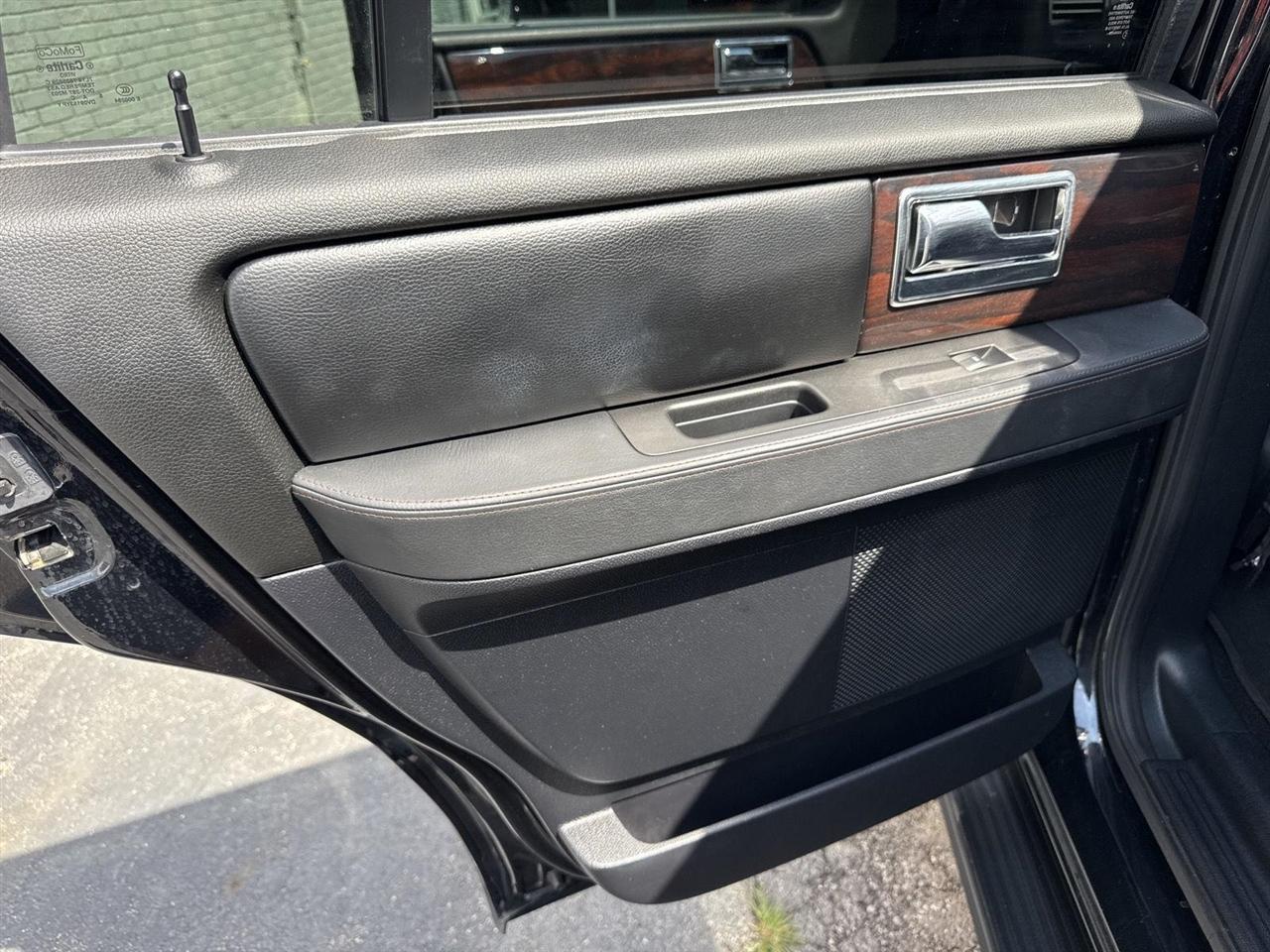 Lincoln Navigator 4WD 4dr Reserve 2016