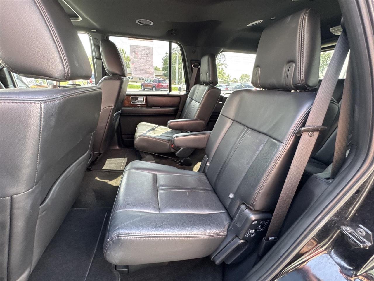 Lincoln Navigator 4WD 4dr Reserve 2016