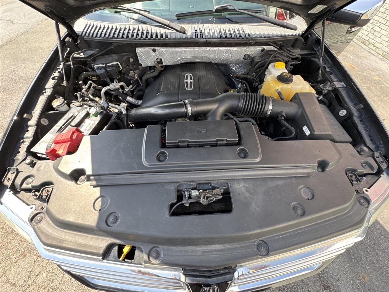 Lincoln Navigator 4WD 4dr Reserve 2016