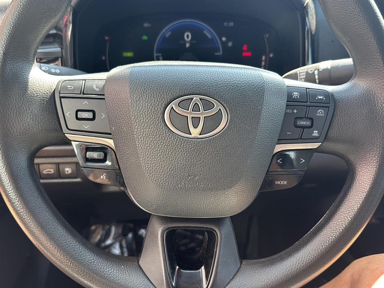 Toyota Camry XLE (Natl) 2025