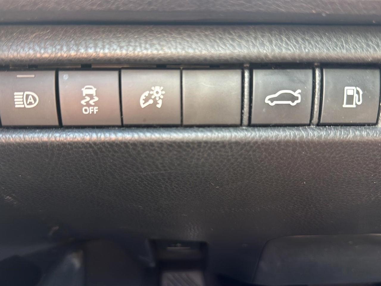 Toyota Camry XLE (Natl) 2025
