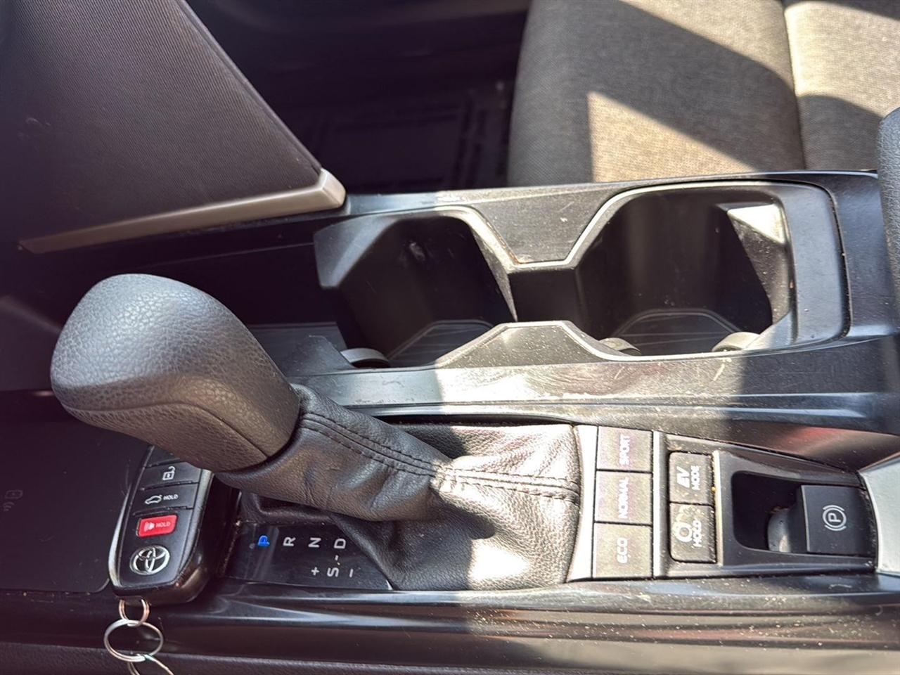 Toyota Camry XLE (Natl) 2025