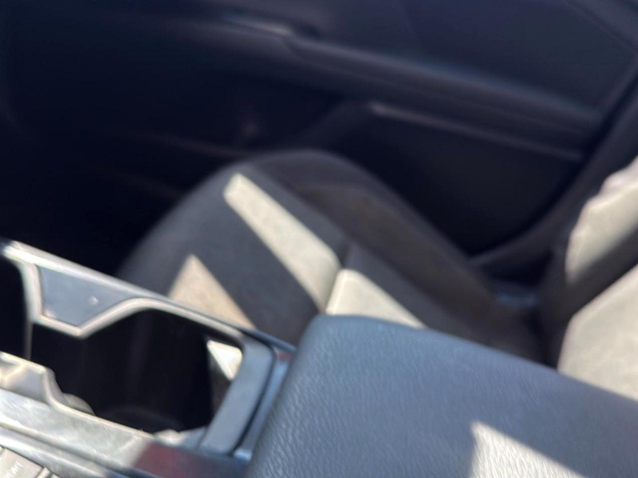 Toyota Camry XLE (Natl) 2025