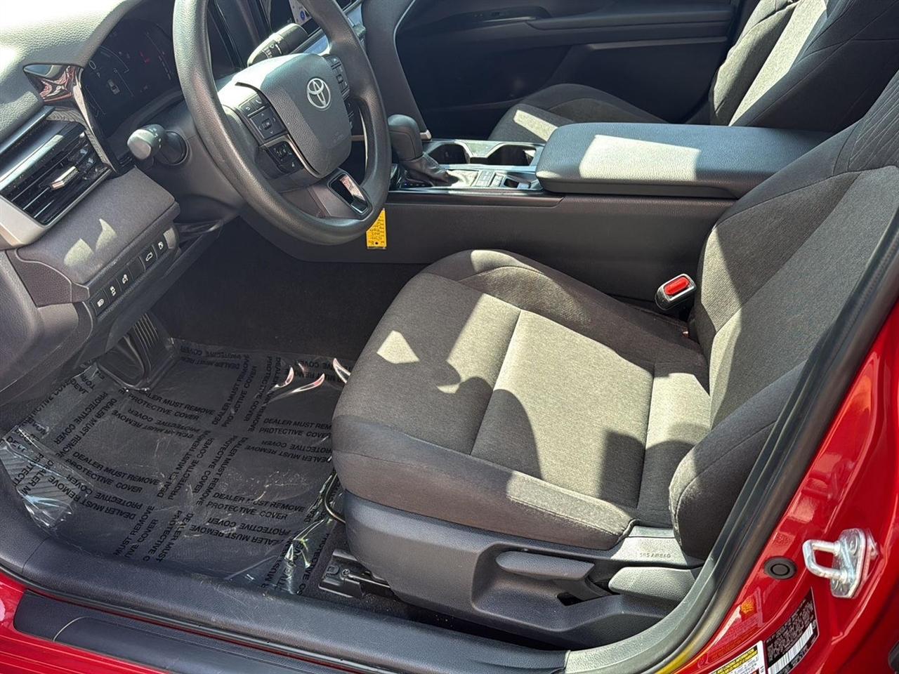Toyota Camry XLE (Natl) 2025