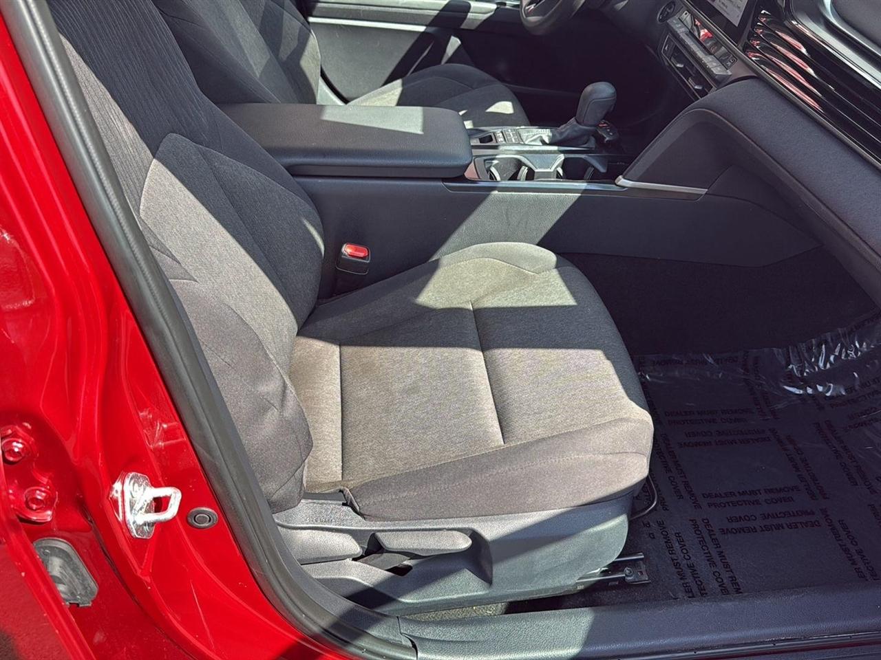 Toyota Camry XLE (Natl) 2025