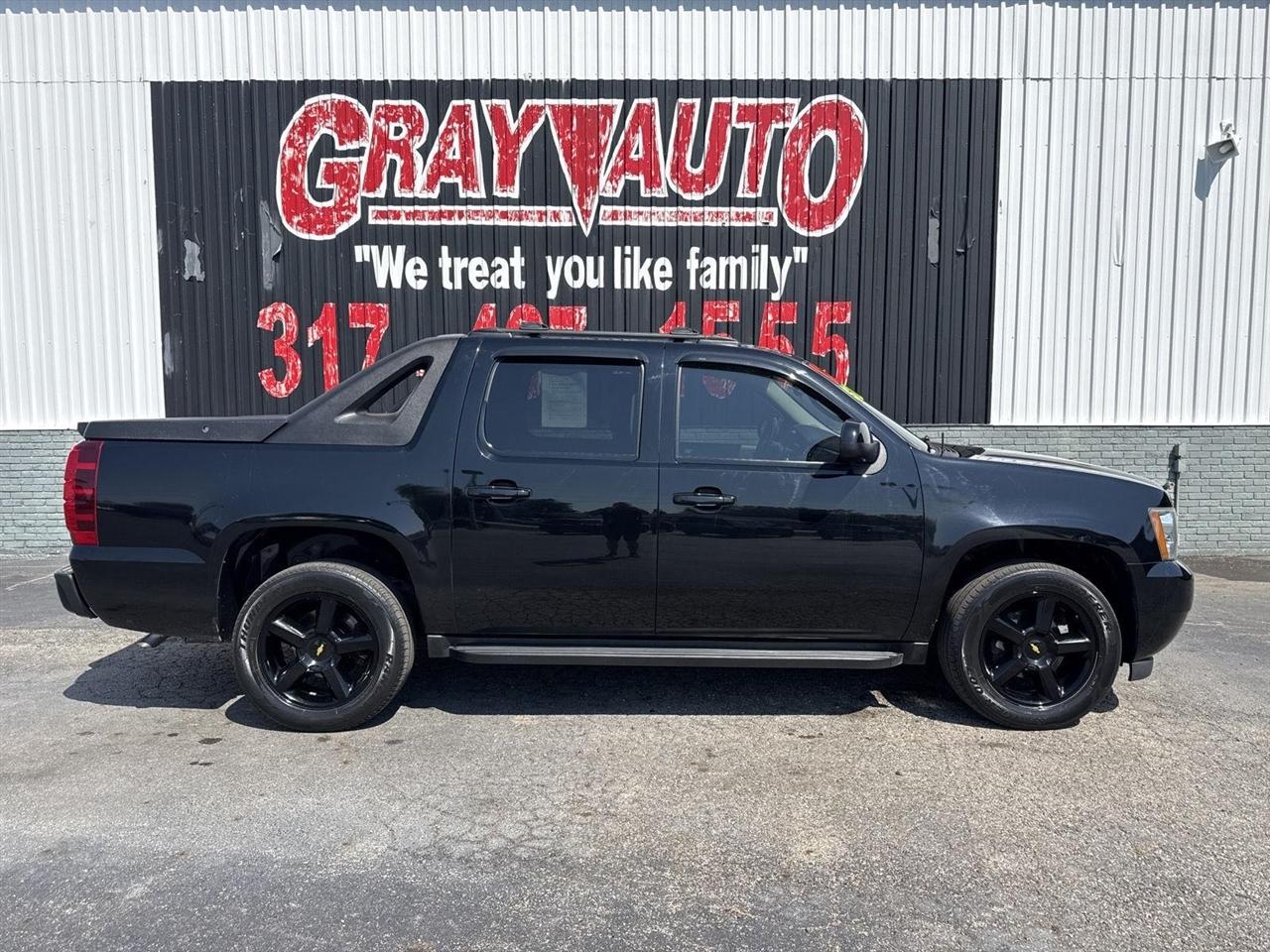 Chevrolet Avalanche 4WD Crew Cab LS 2012