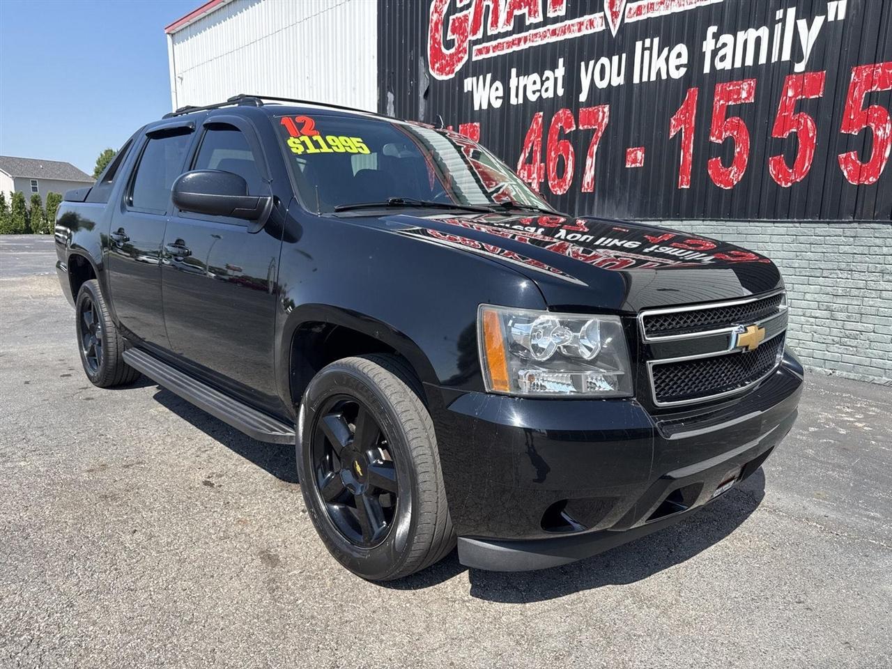 Chevrolet Avalanche 4WD Crew Cab LS 2012