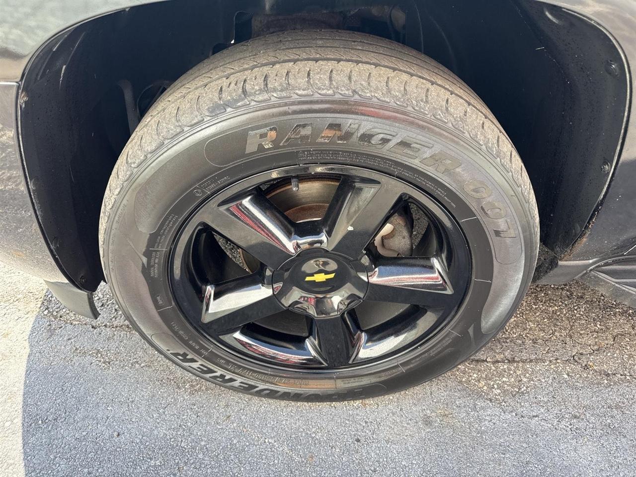 Chevrolet Avalanche 4WD Crew Cab LS 2012