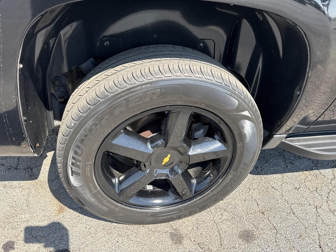 Chevrolet Avalanche 4WD Crew Cab LS 2012