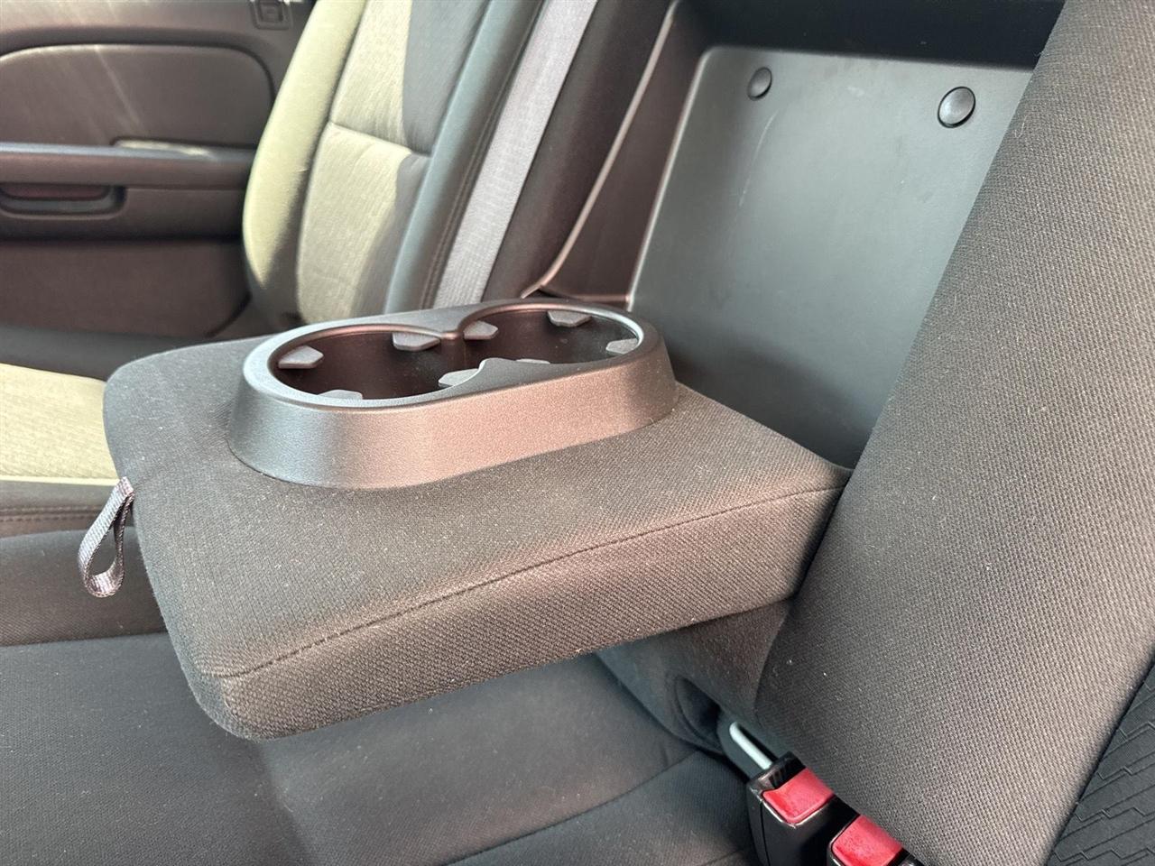 Chevrolet Avalanche 4WD Crew Cab LS 2012