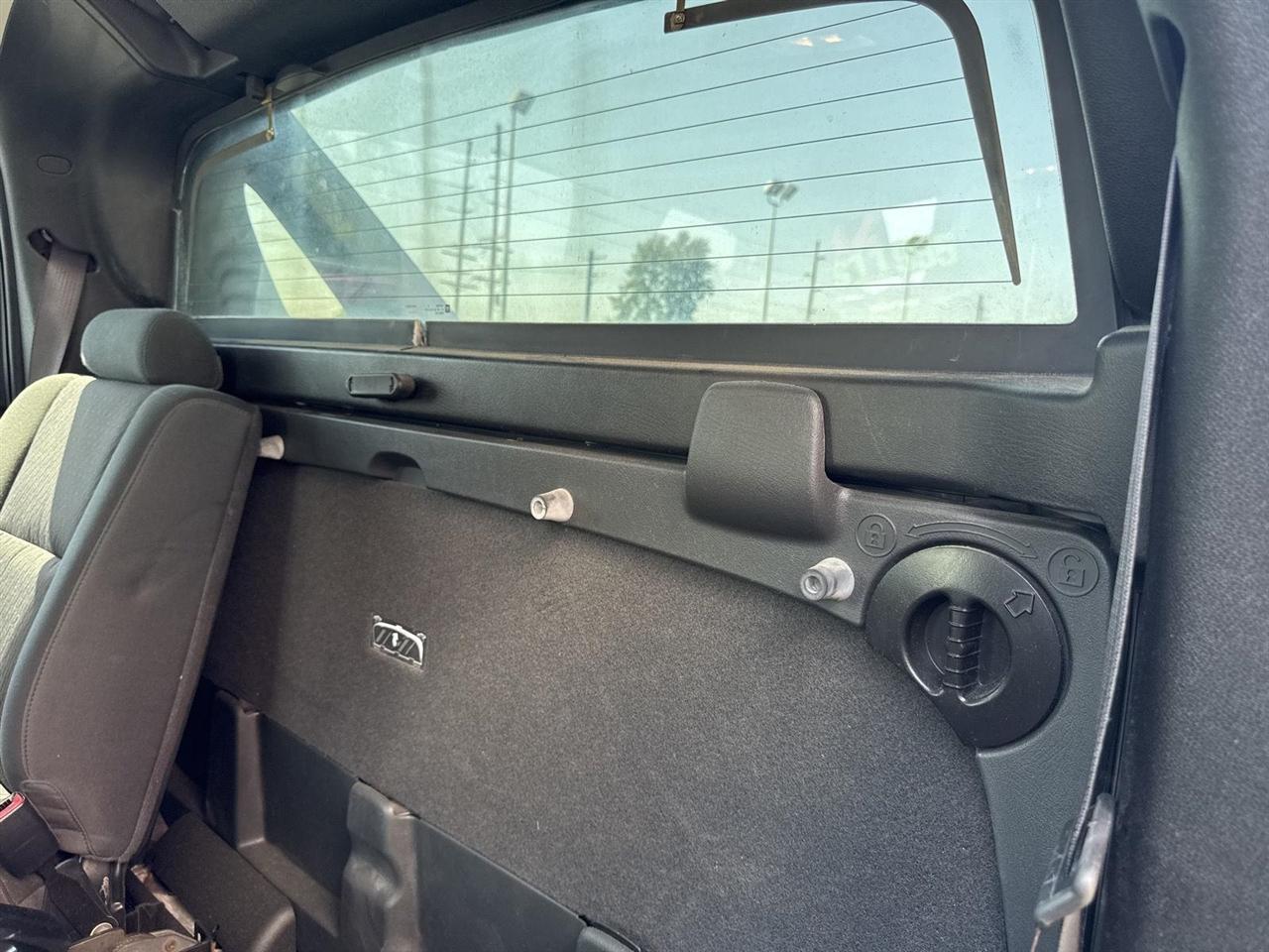 Chevrolet Avalanche 4WD Crew Cab LS 2012