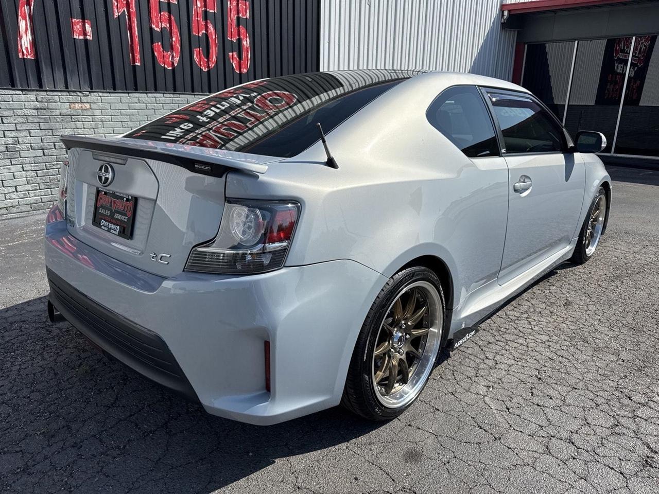 Scion tC 2dr HB Man (Natl) 2014