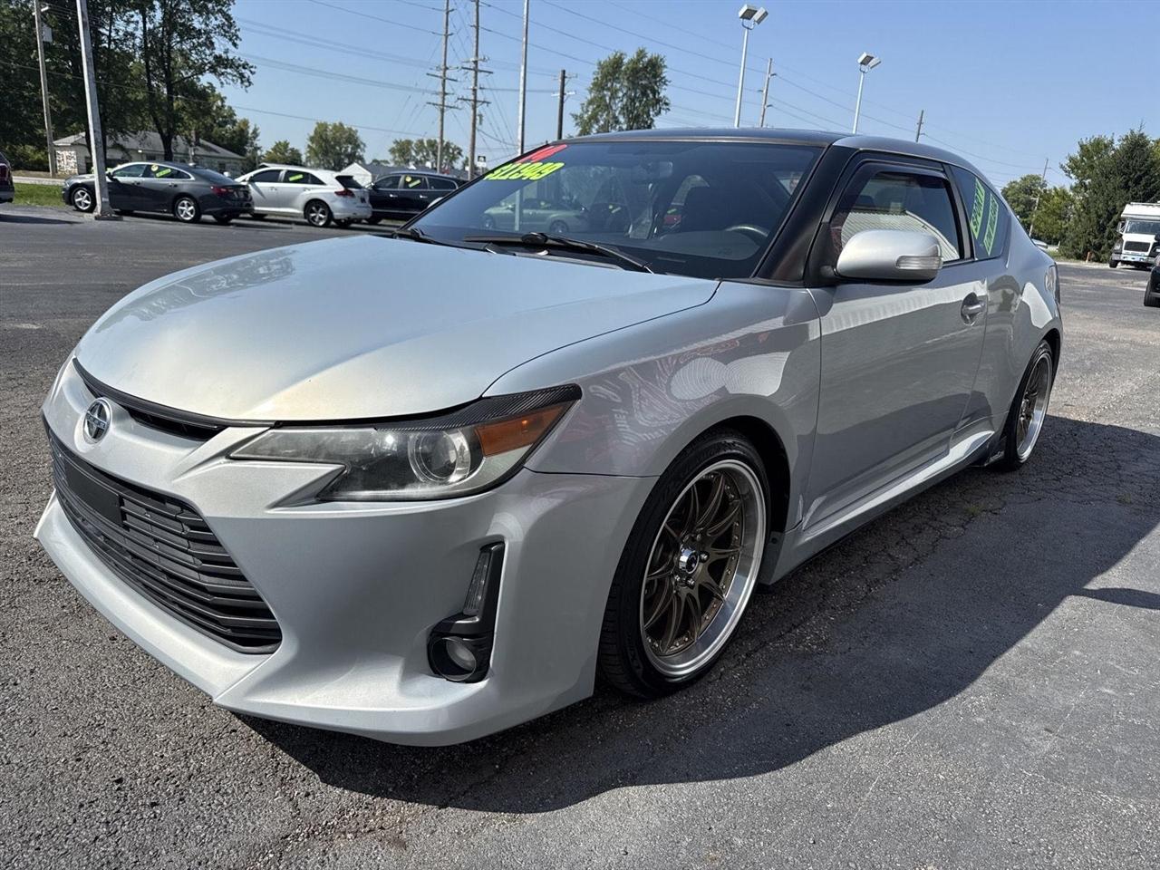 Scion tC 2dr HB Man (Natl) 2014