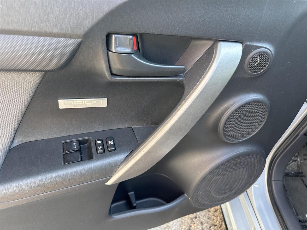 Scion tC 2dr HB Man (Natl) 2014