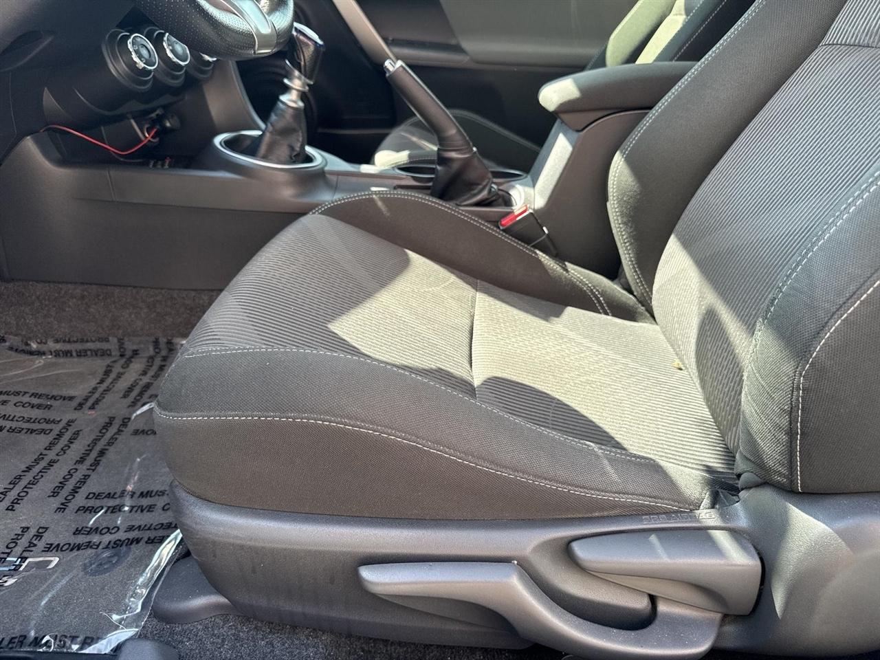 Scion tC 2dr HB Man (Natl) 2014