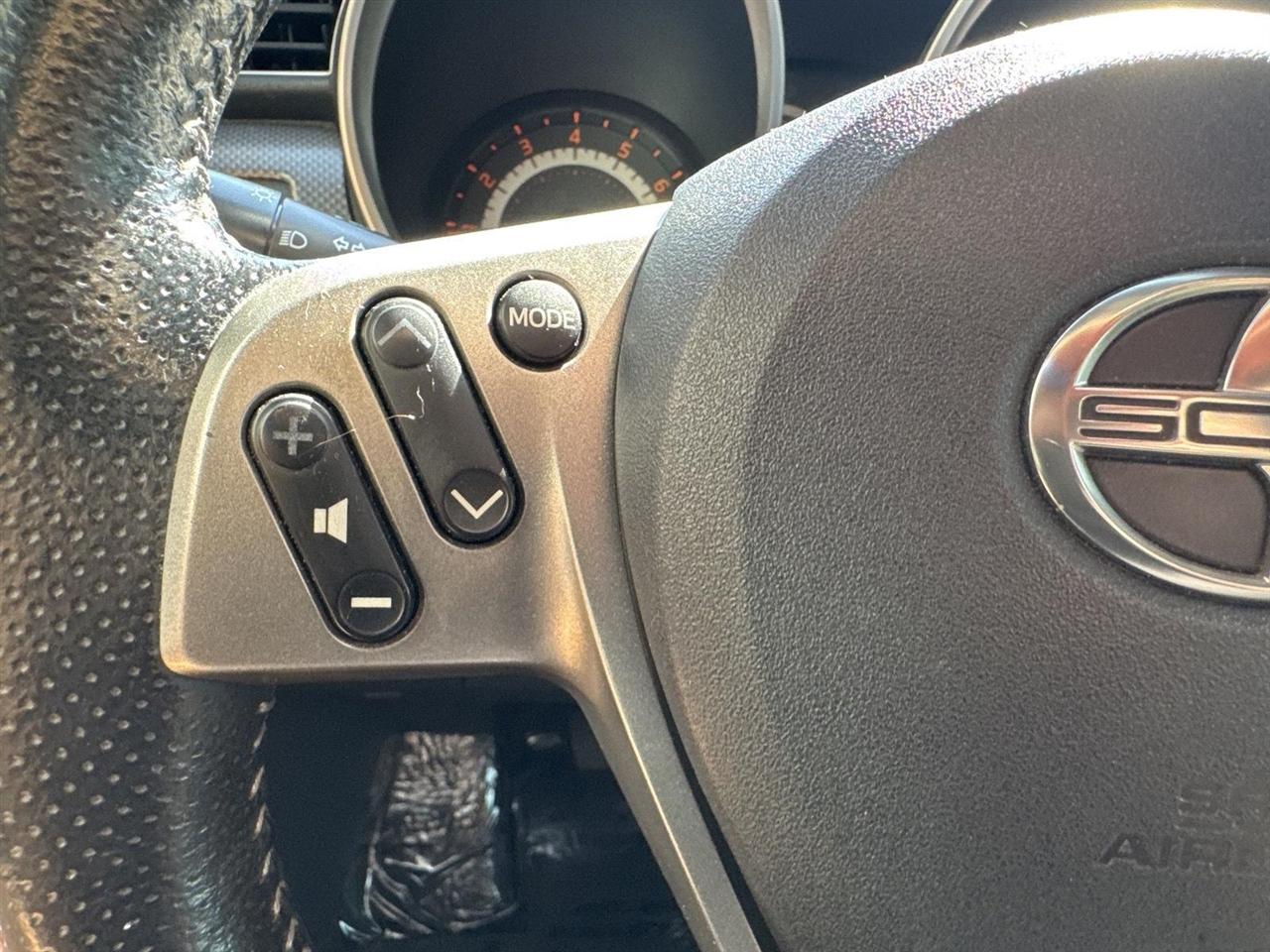 Scion tC 2dr HB Man (Natl) 2014