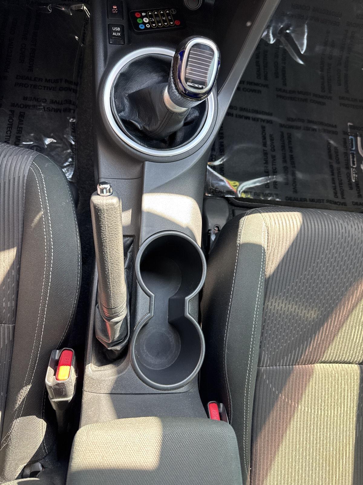 Scion tC 2dr HB Man (Natl) 2014