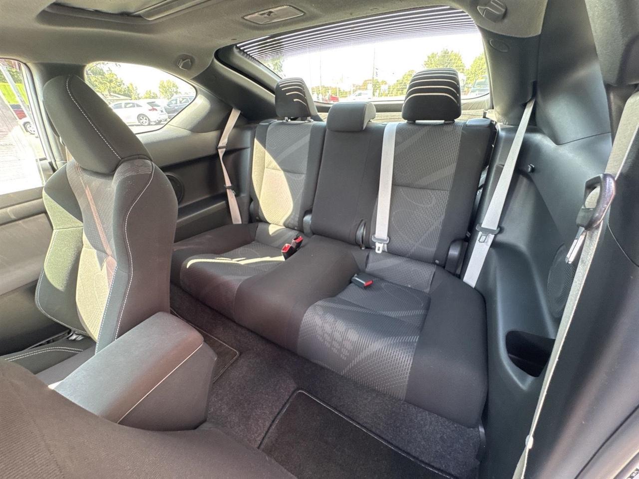 Scion tC 2dr HB Man (Natl) 2014