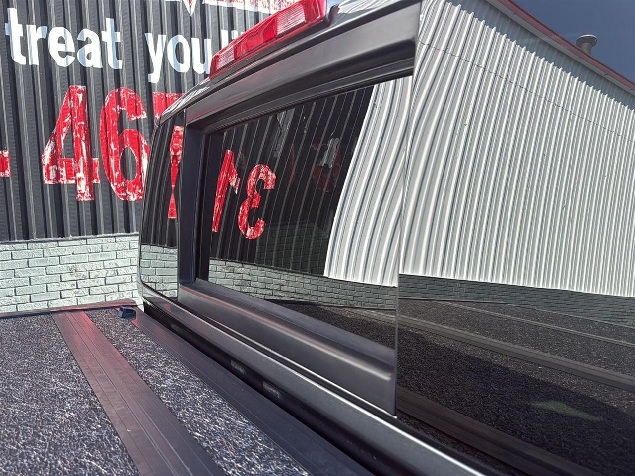 Nissan Titan 4WD Crew Cab SWB PRO-4X 2014