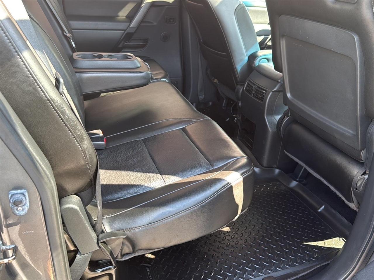 Nissan Titan 4WD Crew Cab SWB PRO-4X 2014
