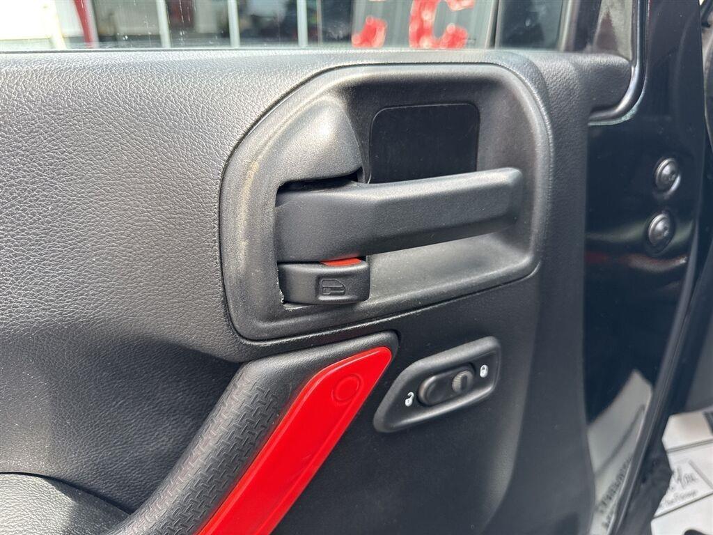 Jeep Wrangler Unlimited 4WD 4dr Freedom Edition *Ltd Avail* 2013