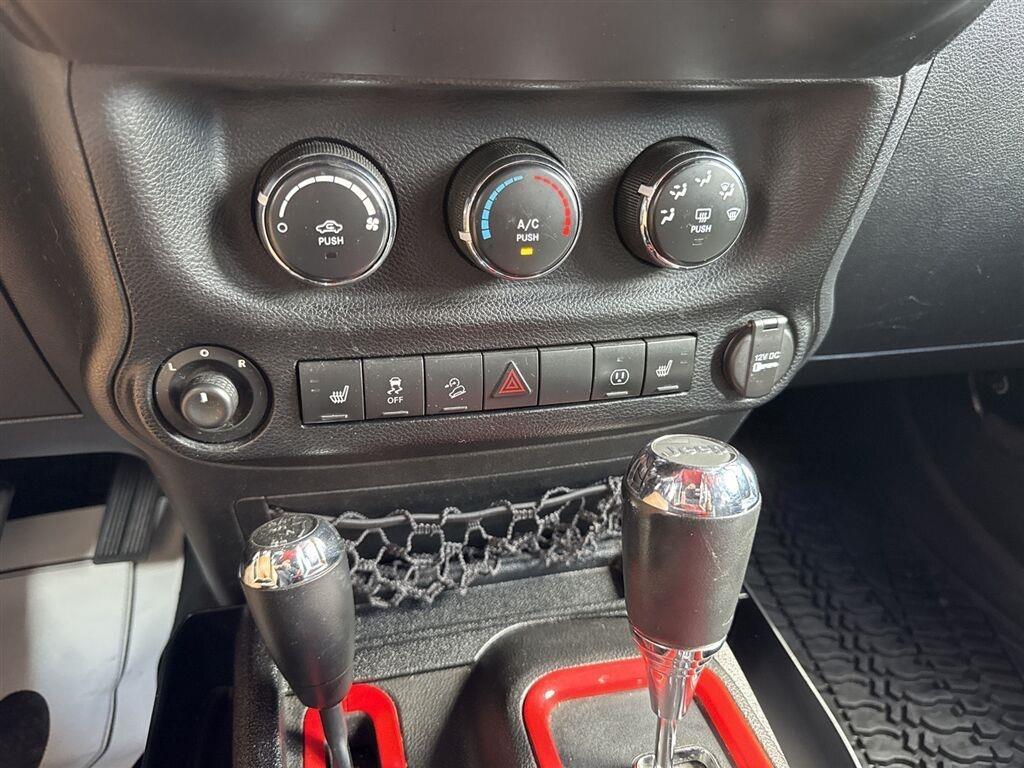 Jeep Wrangler Unlimited 4WD 4dr Freedom Edition *Ltd Avail* 2013