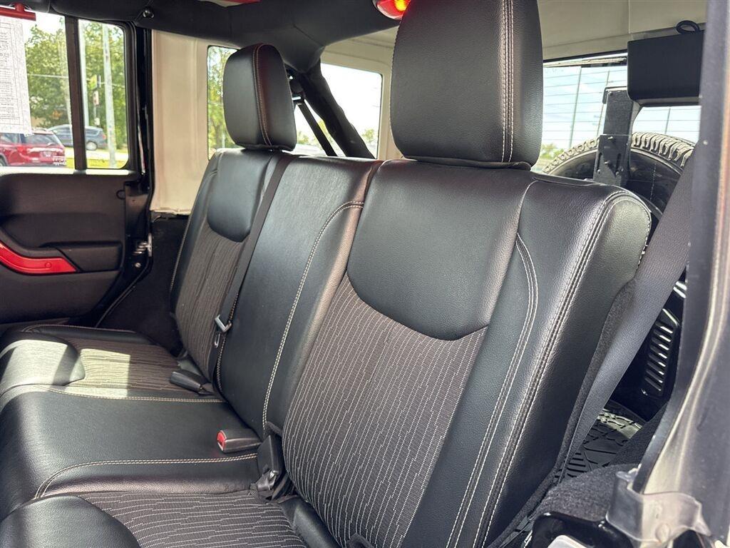 Jeep Wrangler Unlimited 4WD 4dr Freedom Edition *Ltd Avail* 2013