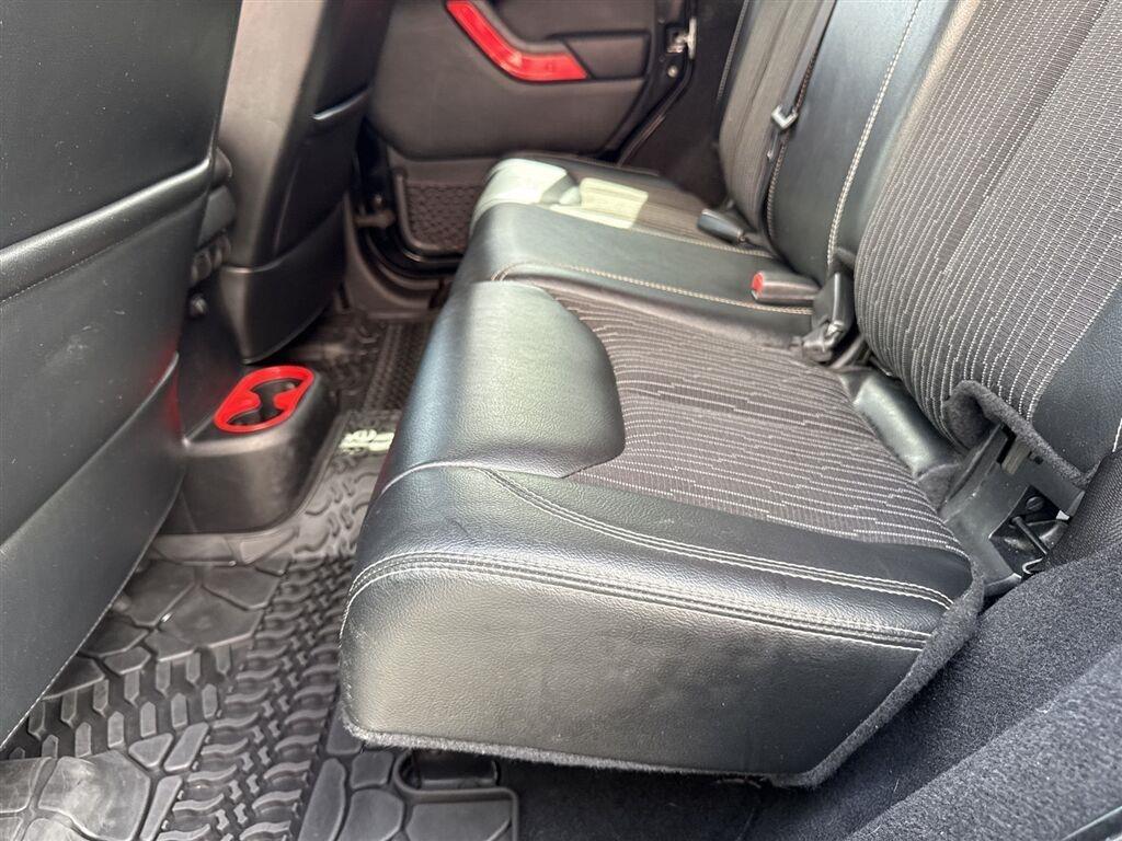 Jeep Wrangler Unlimited 4WD 4dr Freedom Edition *Ltd Avail* 2013