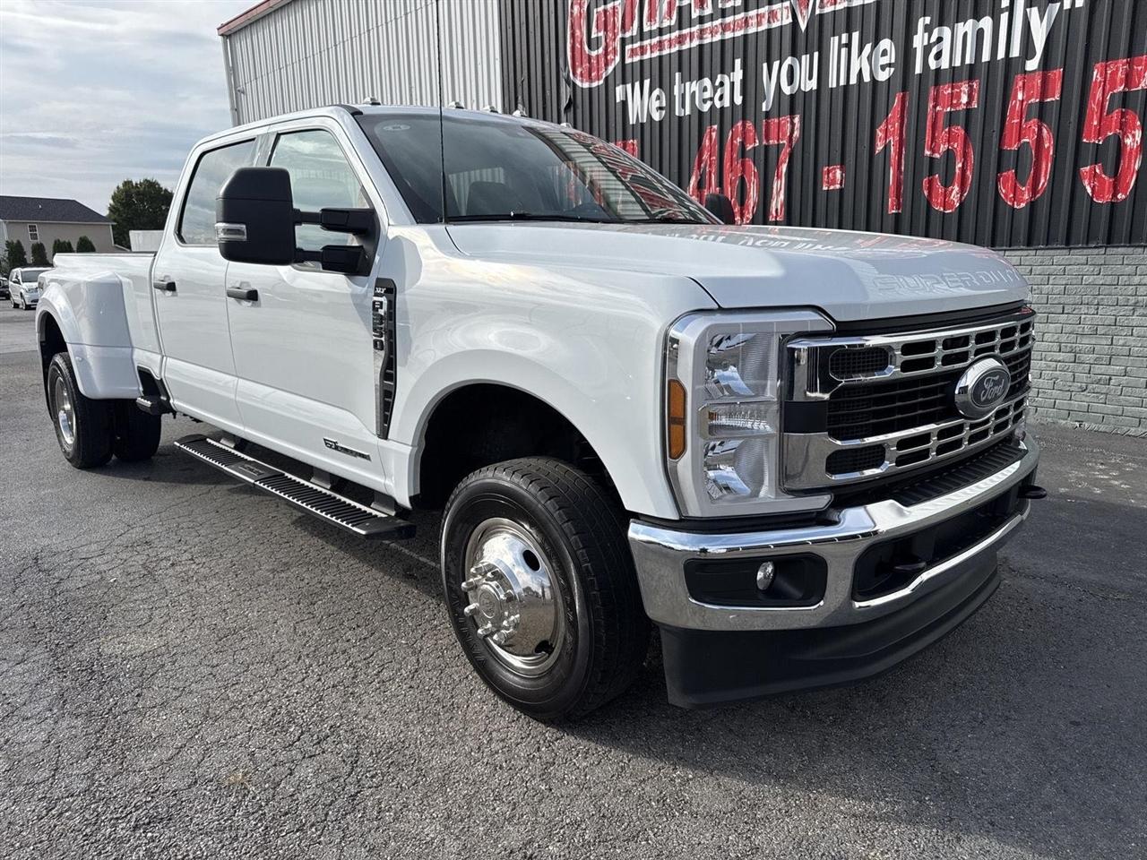 Ford Super Duty F-350 DRW Crew Cab 172" XLT 4WD 2026