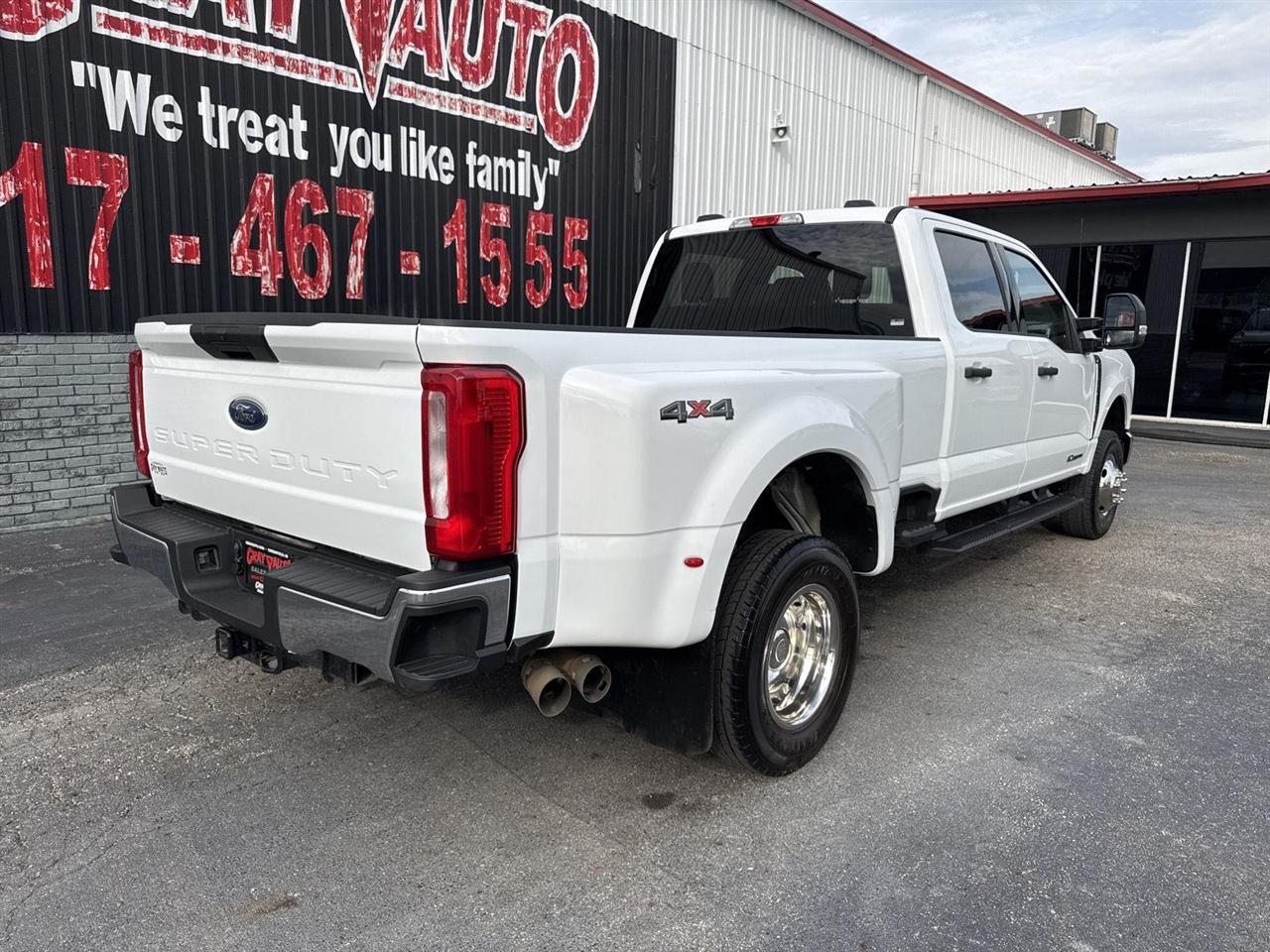 Ford Super Duty F-350 DRW Crew Cab 172" XLT 4WD 2026