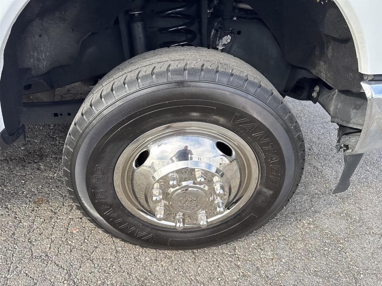 Ford Super Duty F-350 DRW Crew Cab 172" XLT 4WD 2026