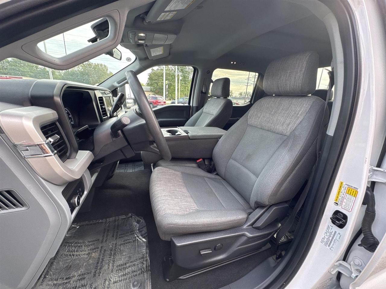 Ford Super Duty F-350 DRW Crew Cab 172" XLT 4WD 2026
