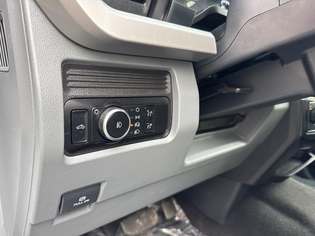 Ford Super Duty F-350 DRW Crew Cab 172" XLT 4WD 2026