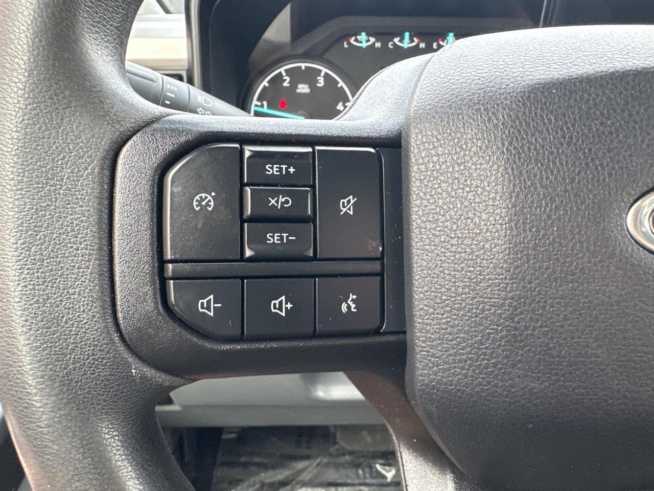 Ford Super Duty F-350 DRW Crew Cab 172" XLT 4WD 2026