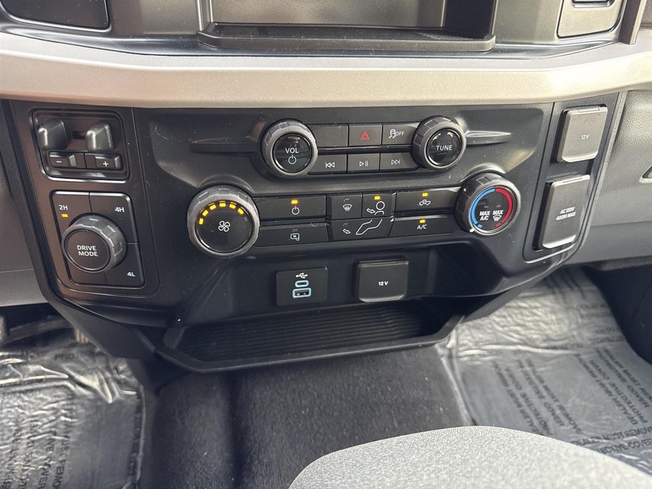 Ford Super Duty F-350 DRW Crew Cab 172" XLT 4WD 2026