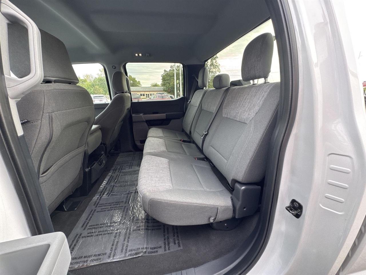 Ford Super Duty F-350 DRW Crew Cab 172" XLT 4WD 2026