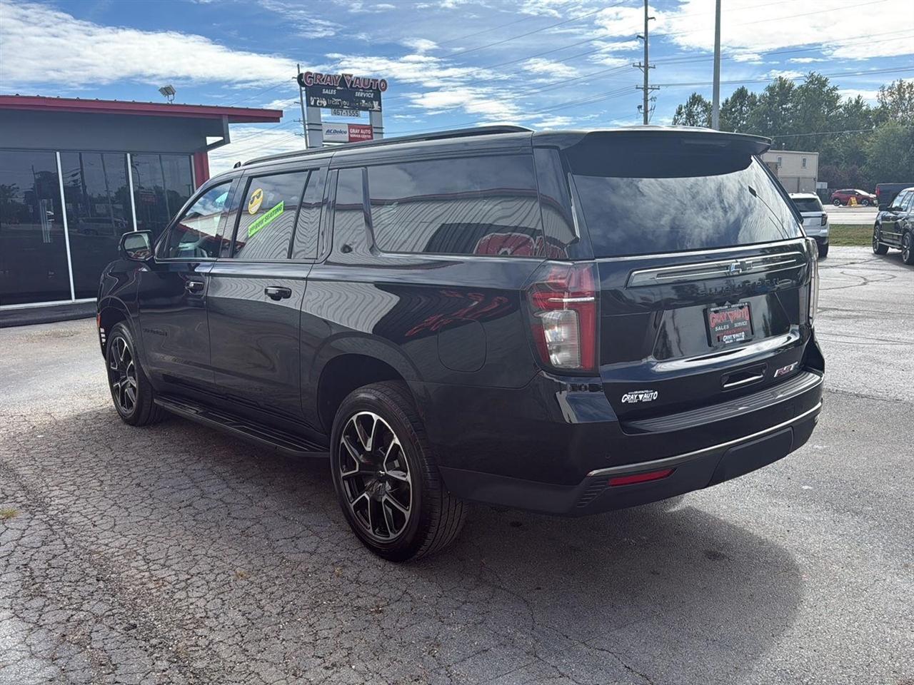 Chevrolet Suburban 4WD 4dr RST 2021