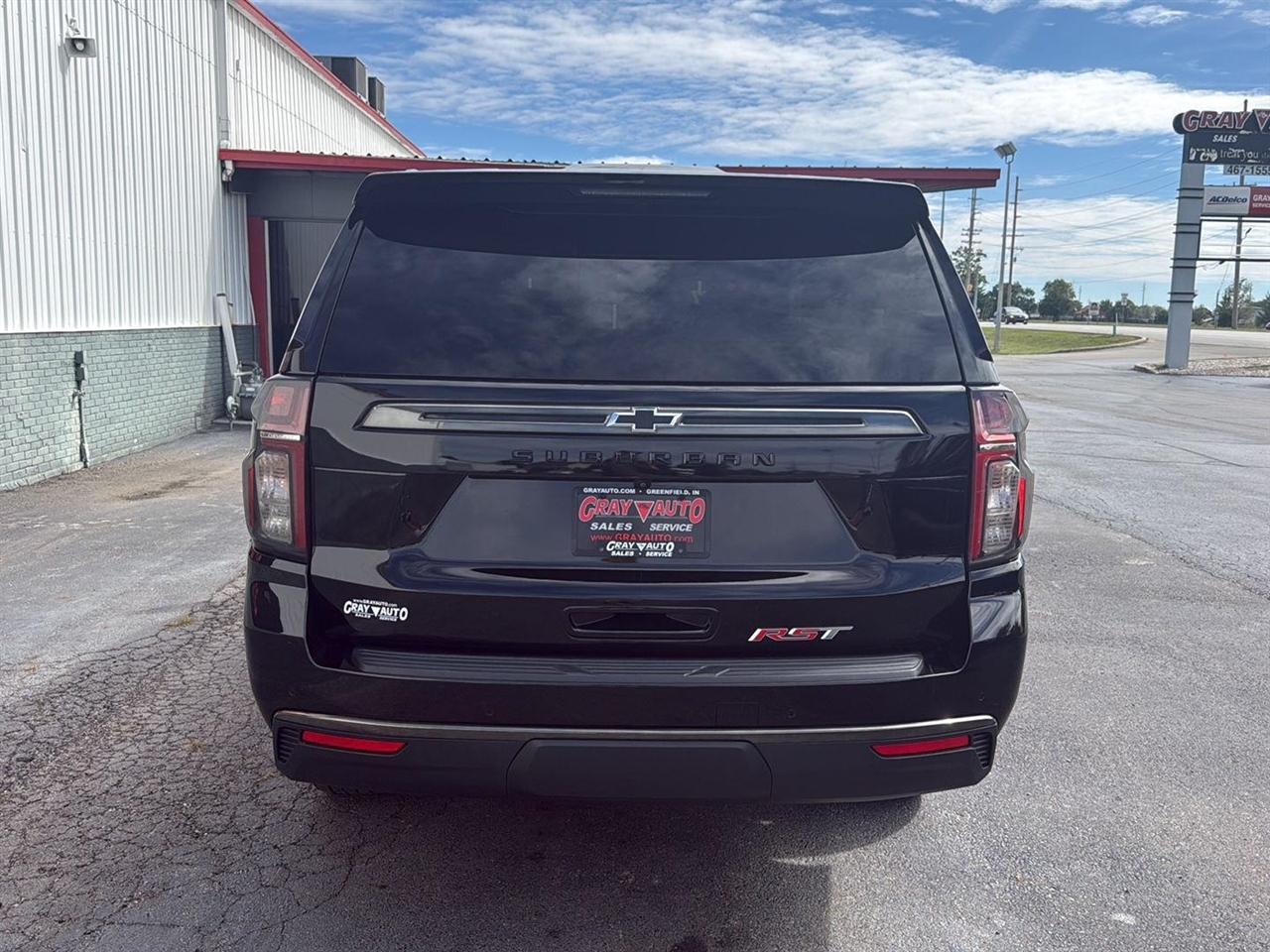 Chevrolet Suburban 4WD 4dr RST 2021