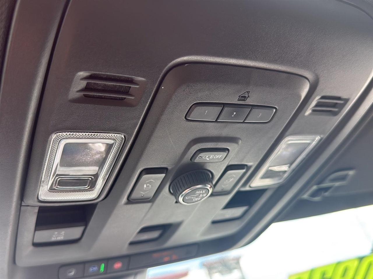 Chevrolet Suburban 4WD 4dr RST 2021