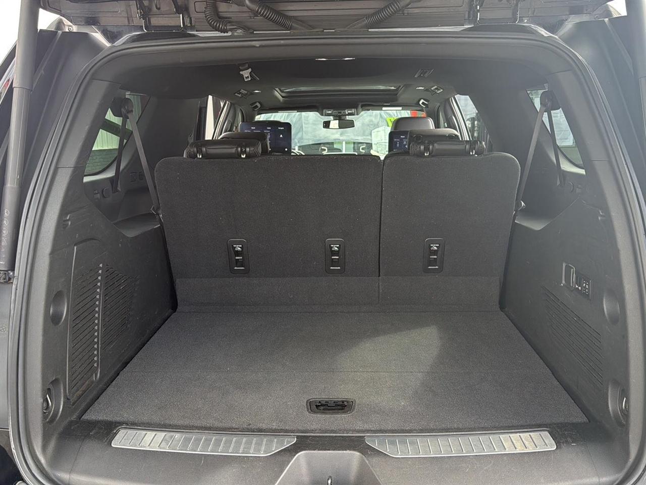 Chevrolet Suburban 4WD 4dr RST 2021
