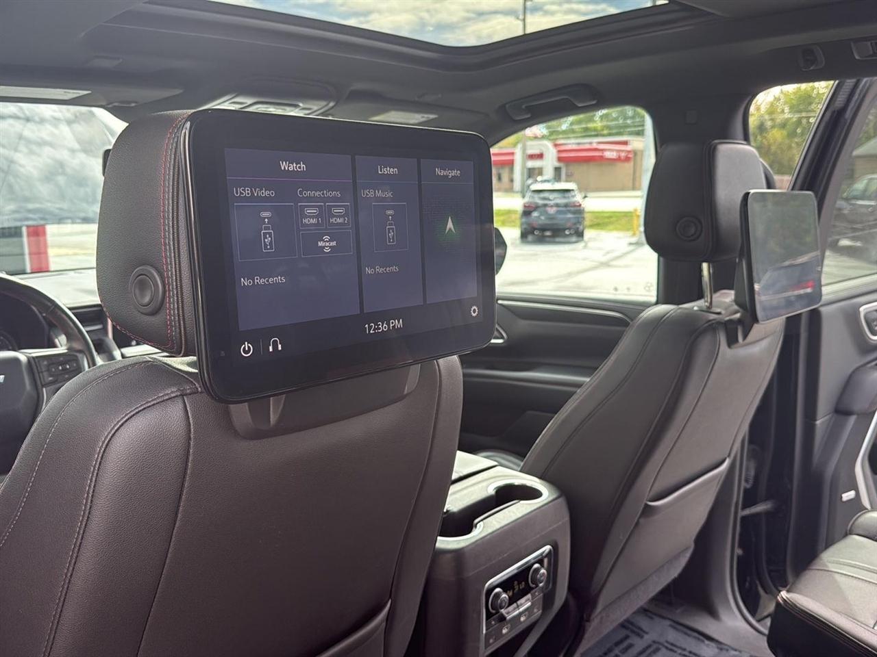 Chevrolet Suburban 4WD 4dr RST 2021