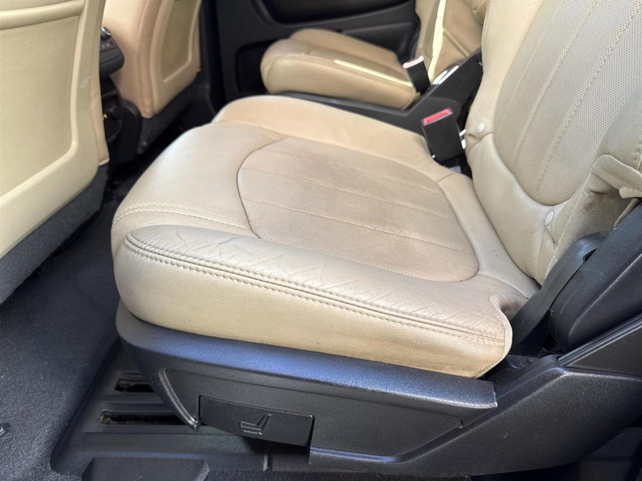 Chevrolet Traverse FWD 4dr LTZ 2012