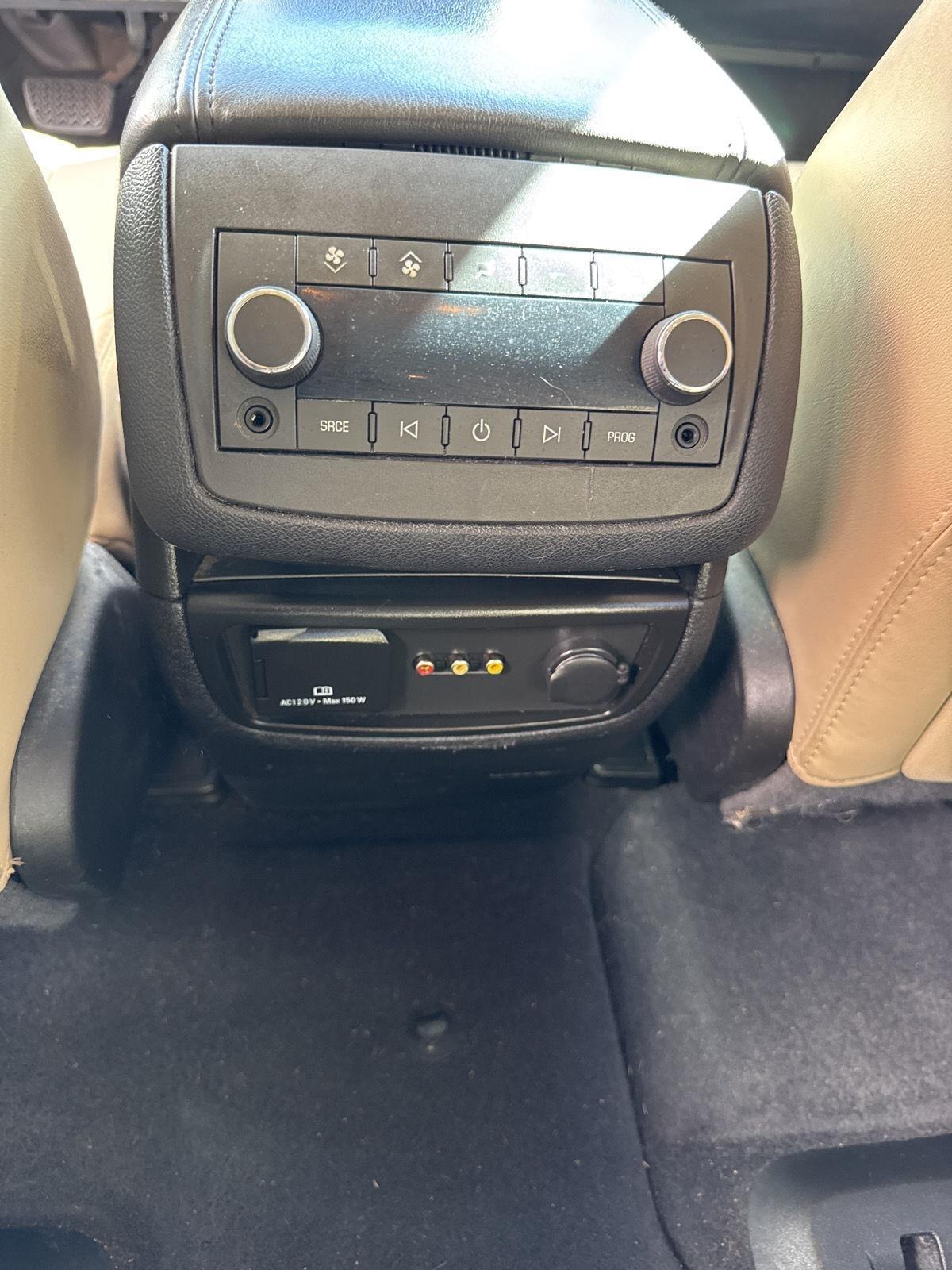 Chevrolet Traverse FWD 4dr LTZ 2012