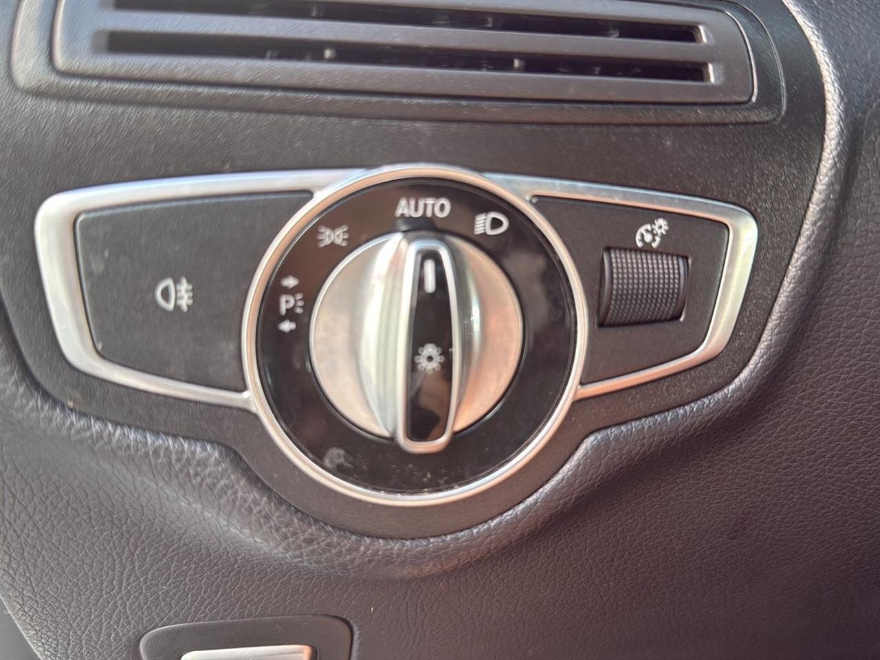 Mercedes-Benz GLC 4MATIC 4dr GLC 300 2016