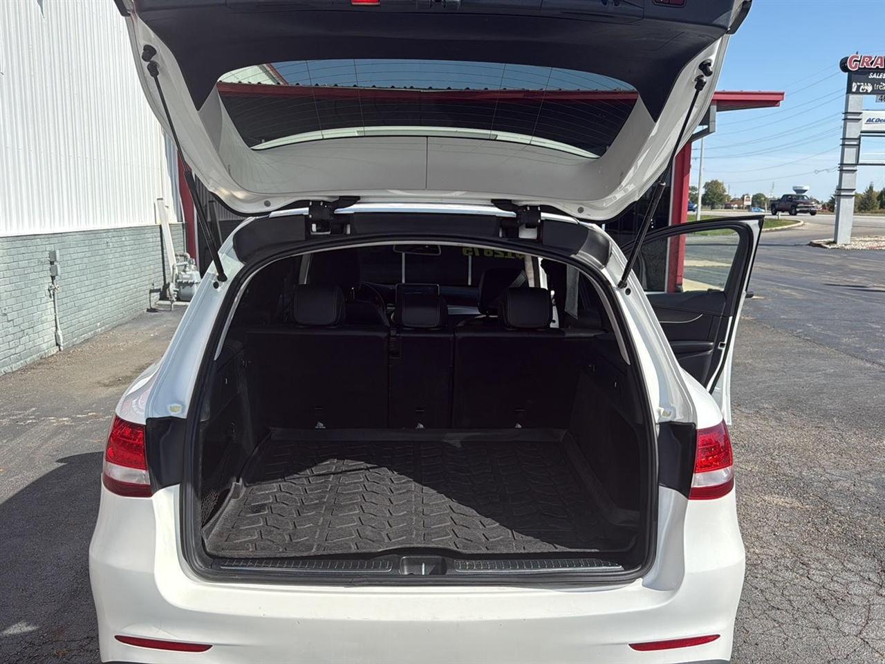 Mercedes-Benz GLC 4MATIC 4dr GLC 300 2016