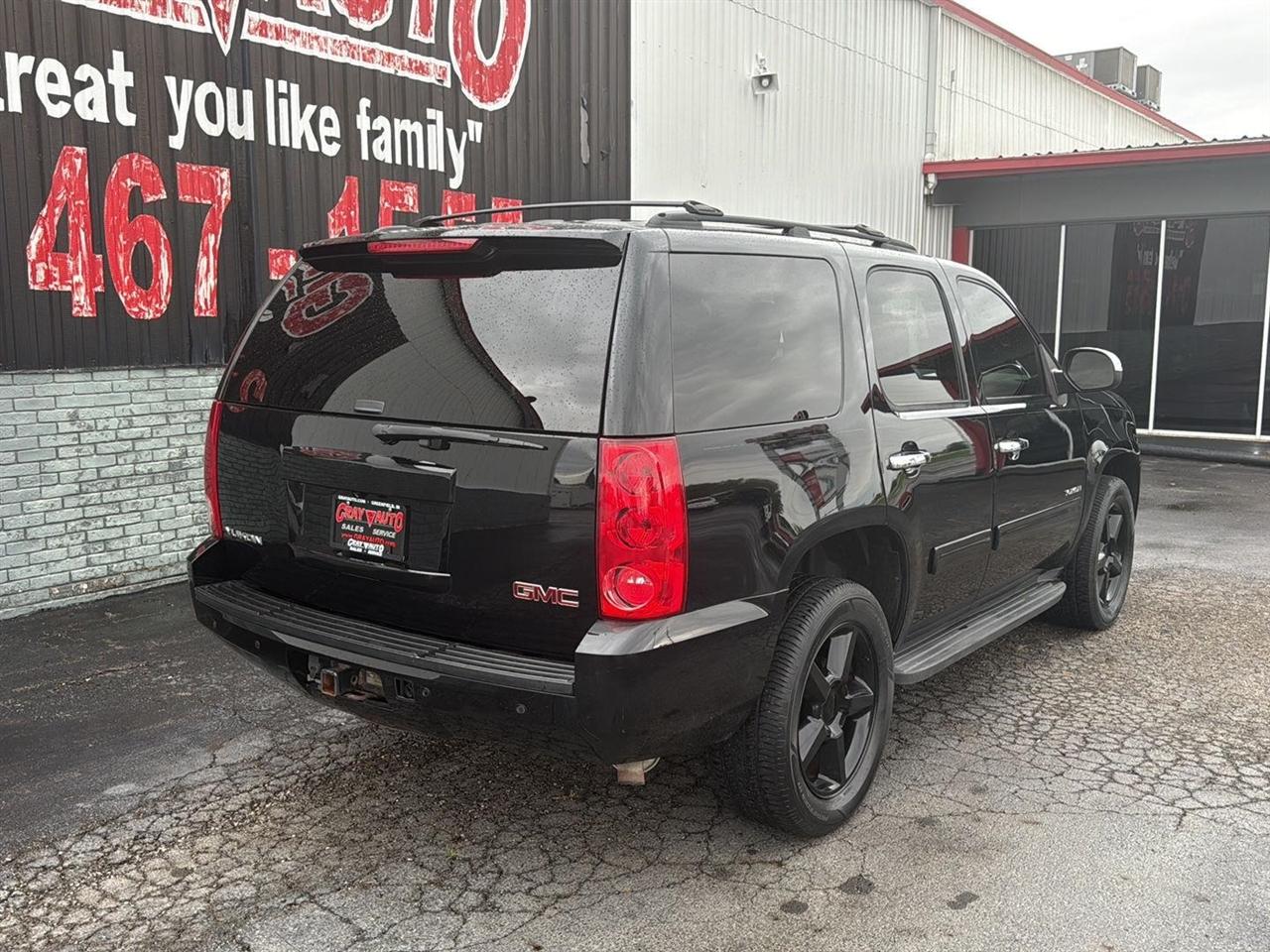 GMC Yukon 4WD 4dr SLT 2014