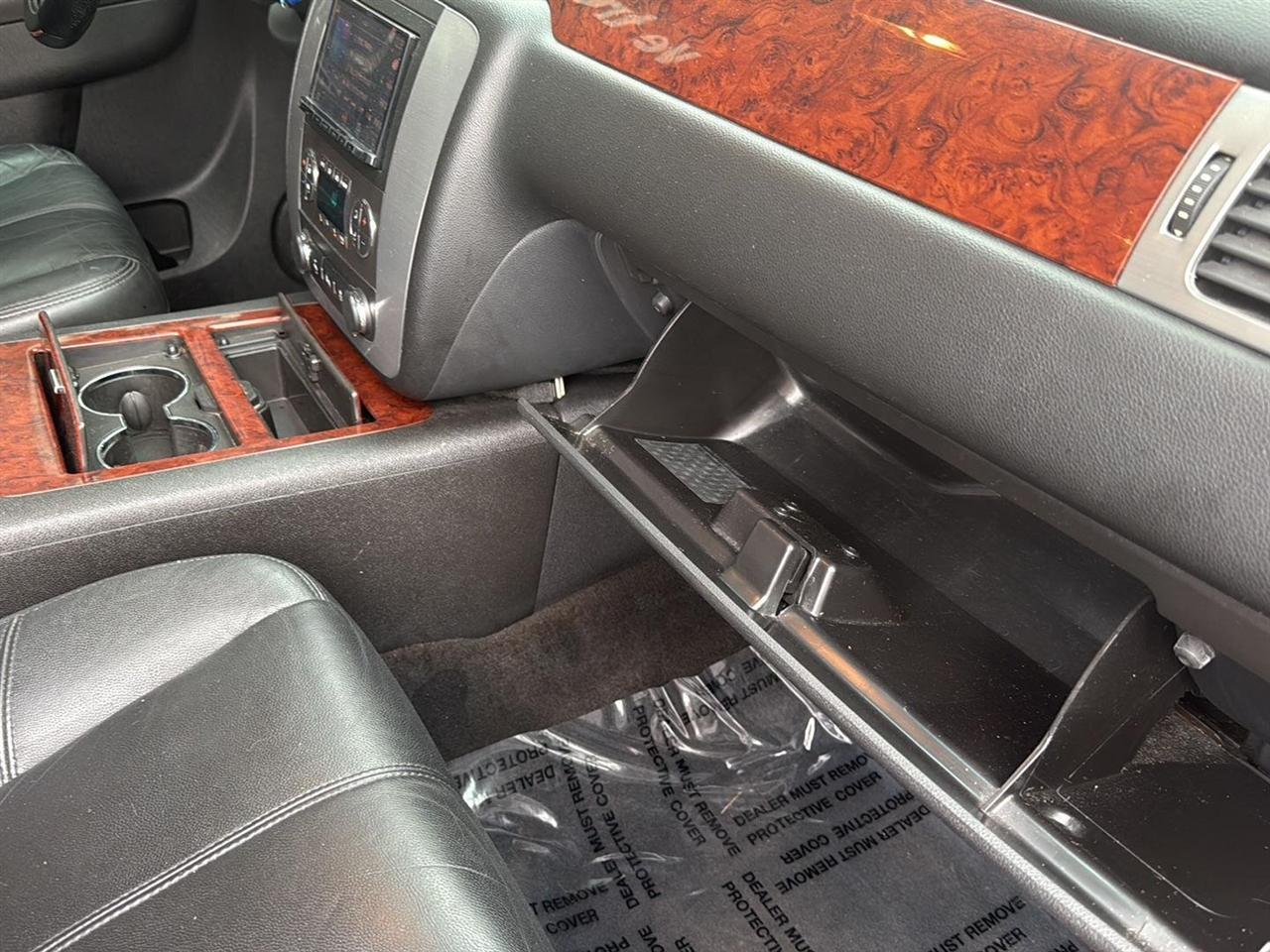GMC Yukon 4WD 4dr SLT 2014