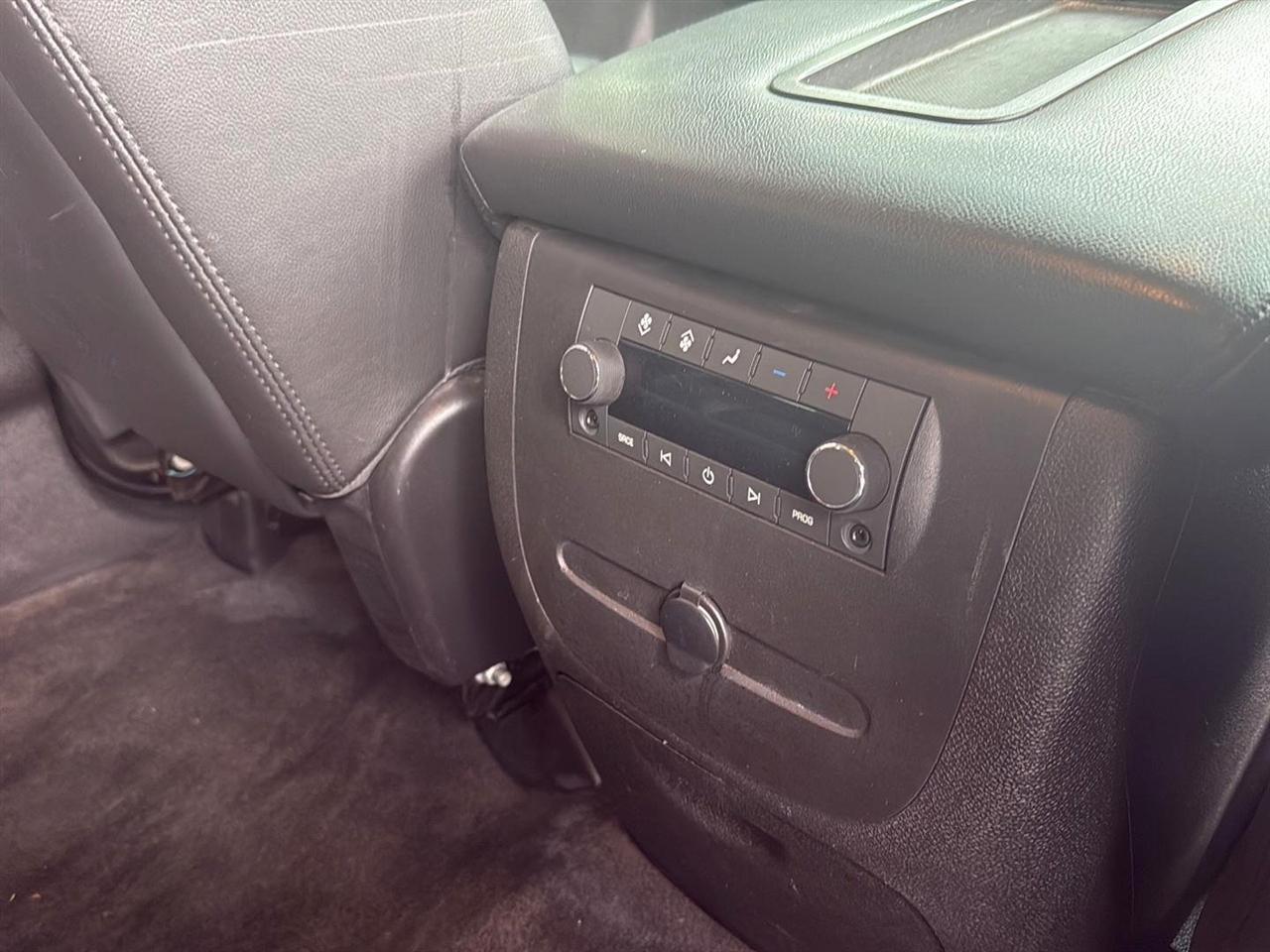GMC Yukon 4WD 4dr SLT 2014