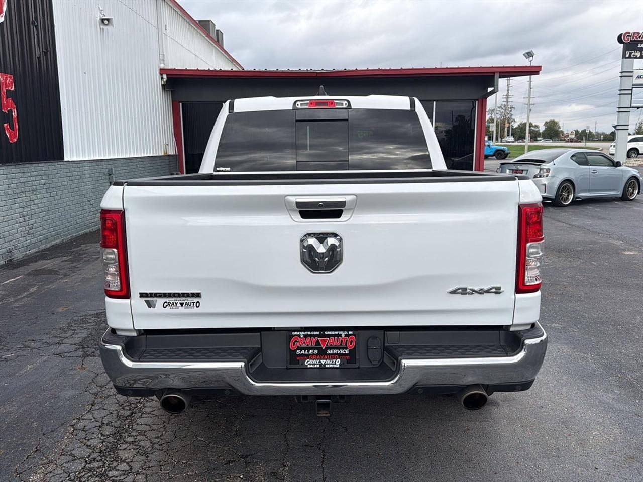 RAM 1500 Big Horn 4x4 Crew Cab 5'7" Box 2020